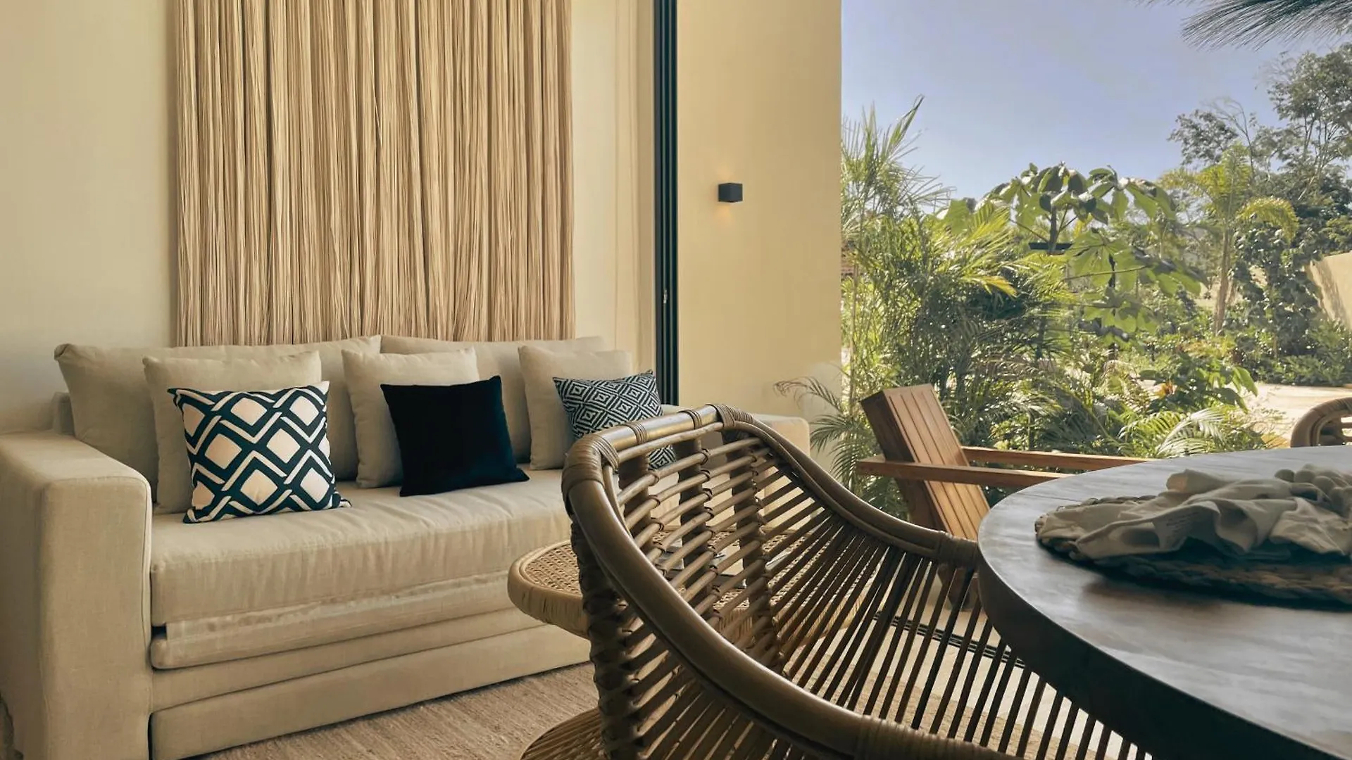 Loft Izel Sleeps 4 With Beach Club Access, Close To La Veleta Tulum